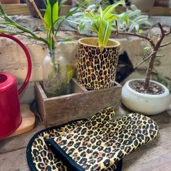 Shop Sourpuss SOURPUSS LEOPARD POT HOLDER