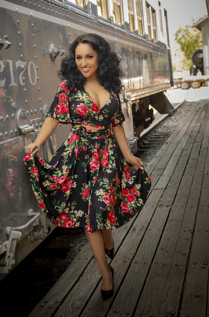 Budget ๐ WAX POETIC AURORA WRAP TOP RED ROSE ๐ฅ 4 WAX POETIC AURORA WRAP TOP RED ROSE