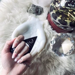 None MYSTIFYING DEFENSE OUIJA PLANCHETTE KEYCHAIN