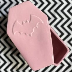 SOURPUSS COFFIN STASH BOX PINK